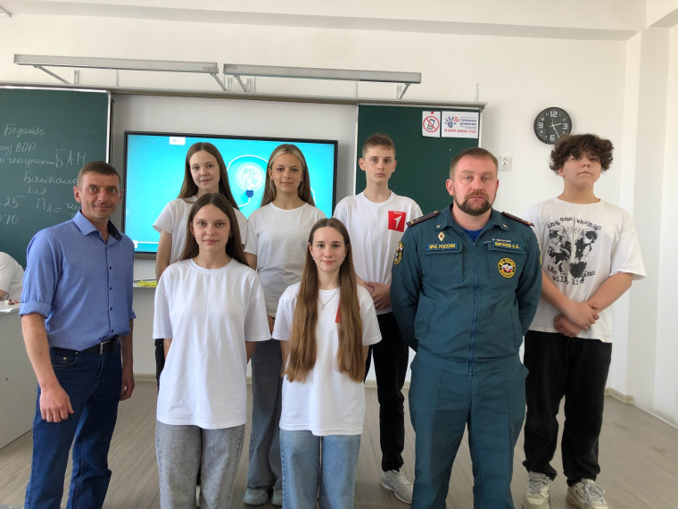 ДЕРЖАВА АРМИЕЙ СИЛЬНА.